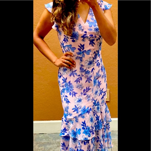 Dress - Picture 1 of 3